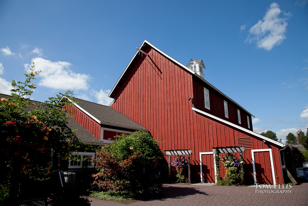 Pickering Barn in Issaquah is a great all-season wedding venue