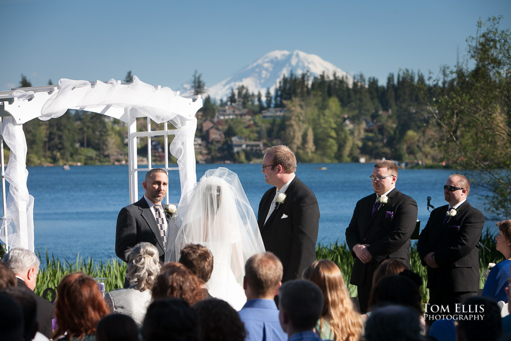 Seattle area wedding ceremony at Lake Wilderness Lodge by Seattle wedding photographer