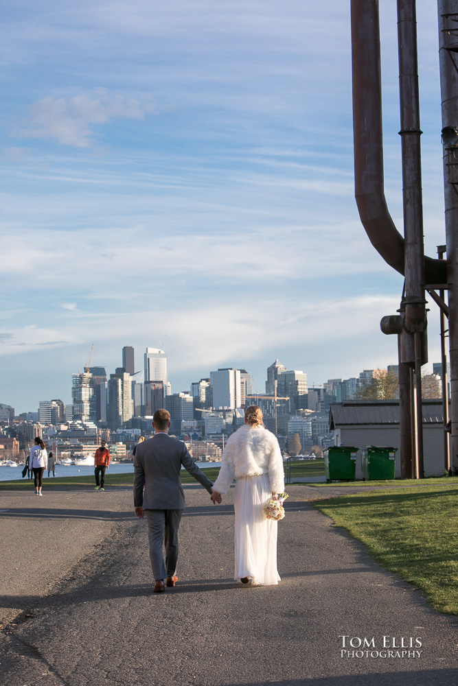Mandy and James at Gas Works Park after their elopement wedding ceremony at the Seattle Municipal Courthouse. Tom Ellis Photography