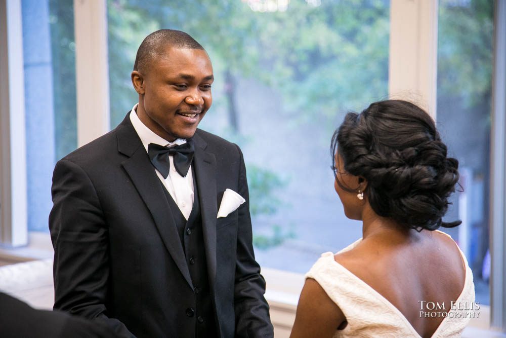 Seattle elopement wedding at the King County Courthouse. Tom Ellis Photography, Seattle courthouse elopement photographer