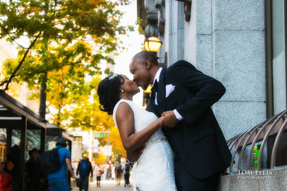 Seattle elopement wedding at the King County Courthouse. Tom Ellis Photography, Seattle courthouse elopement photographer