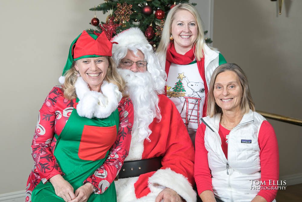 Santa photos at the 2019 Seafair Holiday Cruise. Tom Ellis photography, Seattle event photographer