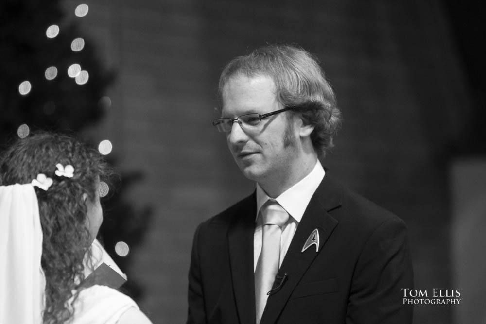 The wedding cermony. Fantastic fantasy and science fiction HTTYD wedding - Tom Ellis Photography, Seattle wedding photographer