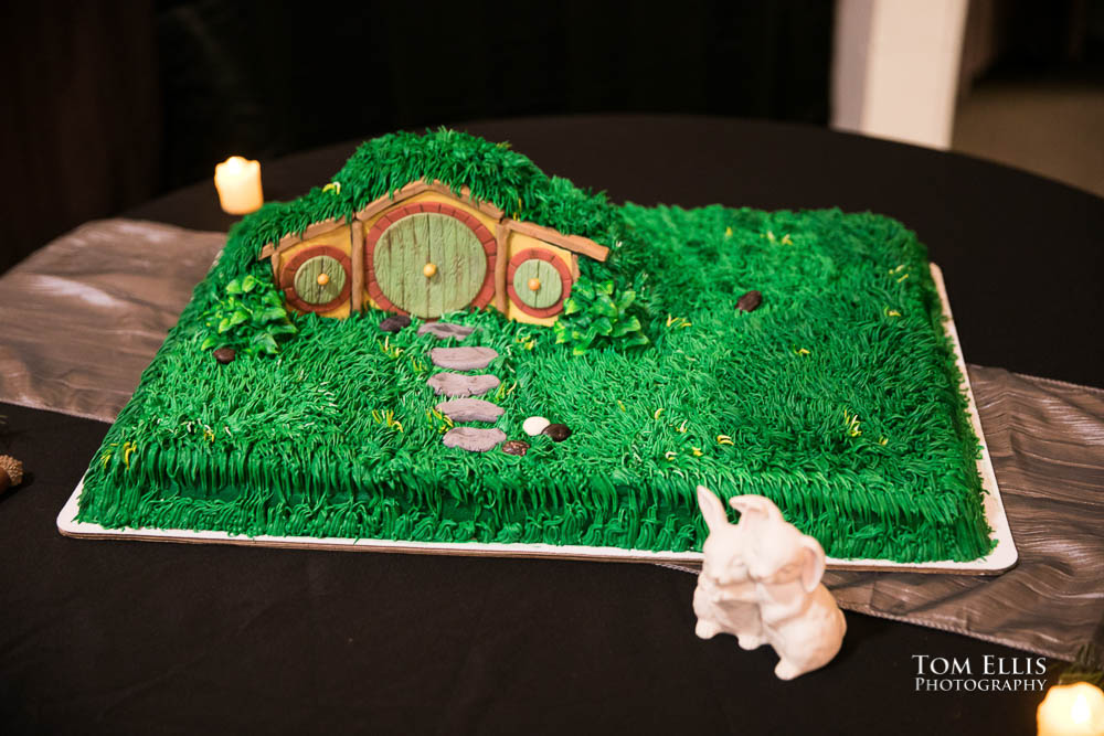 Hobbit wedding cake. Fantastic fantasy and science fiction HTTYD wedding - Tom Ellis Photography, Seattle wedding photographer