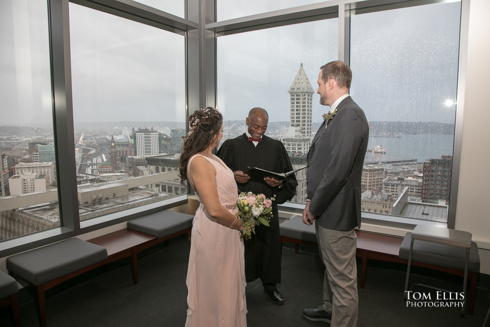 Michelle and Jason had an elopement wedding at the Seattle Municipal Courthouse. Tom Ellis Photography, Seattle elopement and courthouse wedding photographer