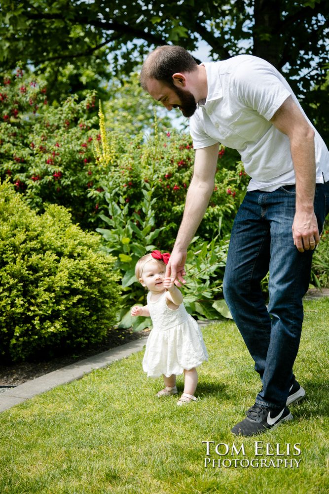 Family and first birthday photo session at the Bellevue Botanical Garden. Tom Ellis Photography, Seattle family photographer