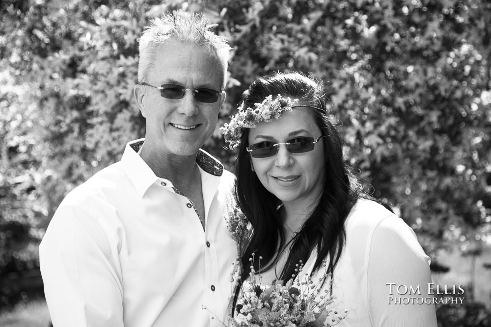 Liliana and Greg's quarantine elopement ceremony in their car. Tom Ellis Photography, Seattle elopement photographer.