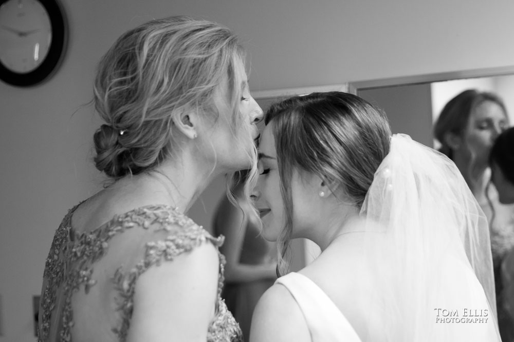 Seattle area wedding during COVID. Bride's dressing room photos. Tom Ellis Photography, Seattle wedding photographer