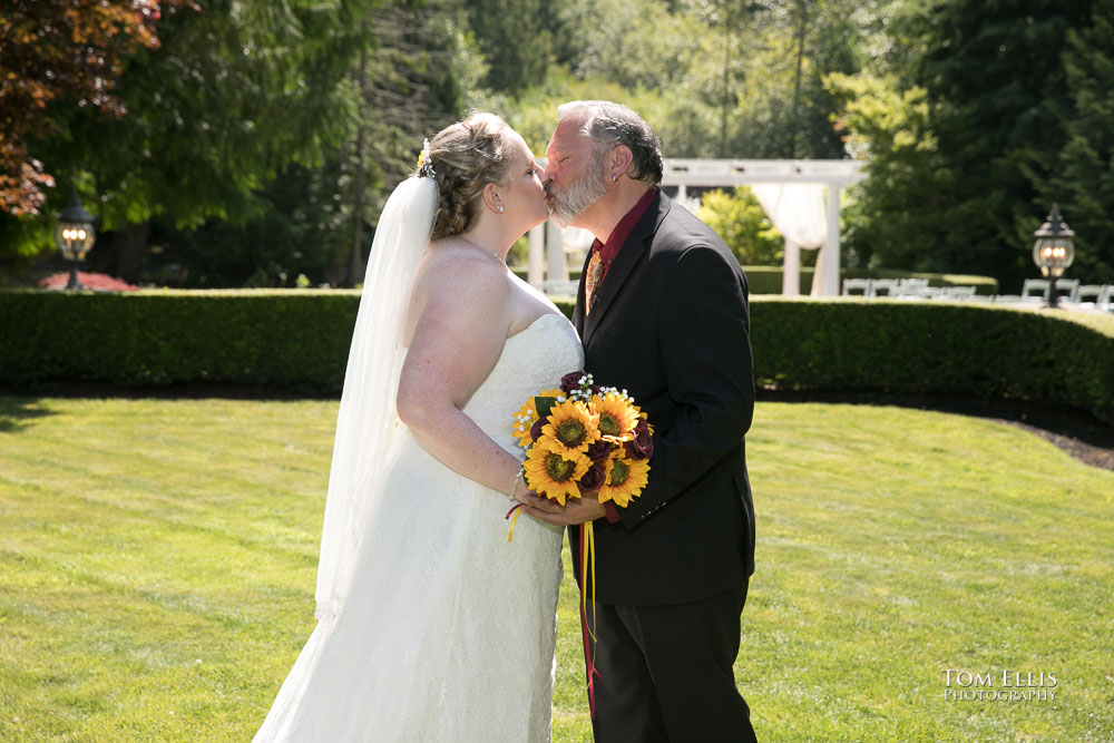 Seattle area wedding during the time of COVID. Tom Ellis Photography, Seattle wedding photographer