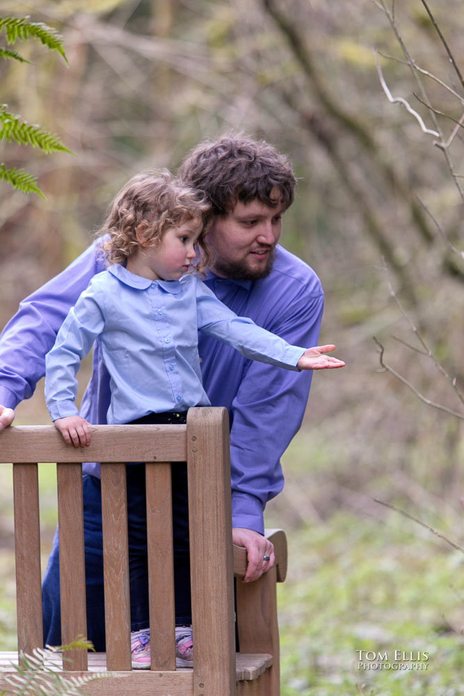 Seattle family photo session at the Bellevue Botanical Garden. Tom Ellis Photography, Seattle family photographer