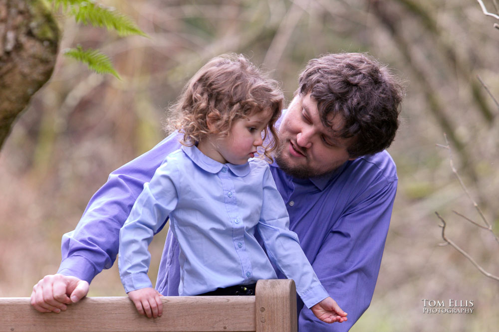 Seattle family photo session at the Bellevue Botanical Garden. Tom Ellis Photography, Seattle family photographer