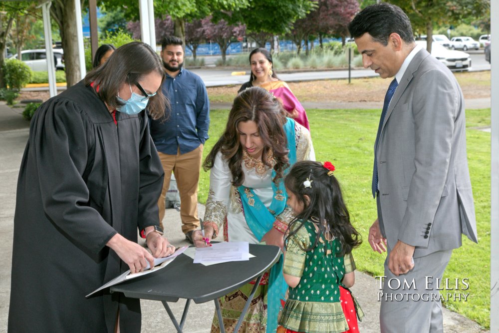 Seattle area courthouse elopement wedding. Tom Ellis Photography, Seattle elopement wedding photographer