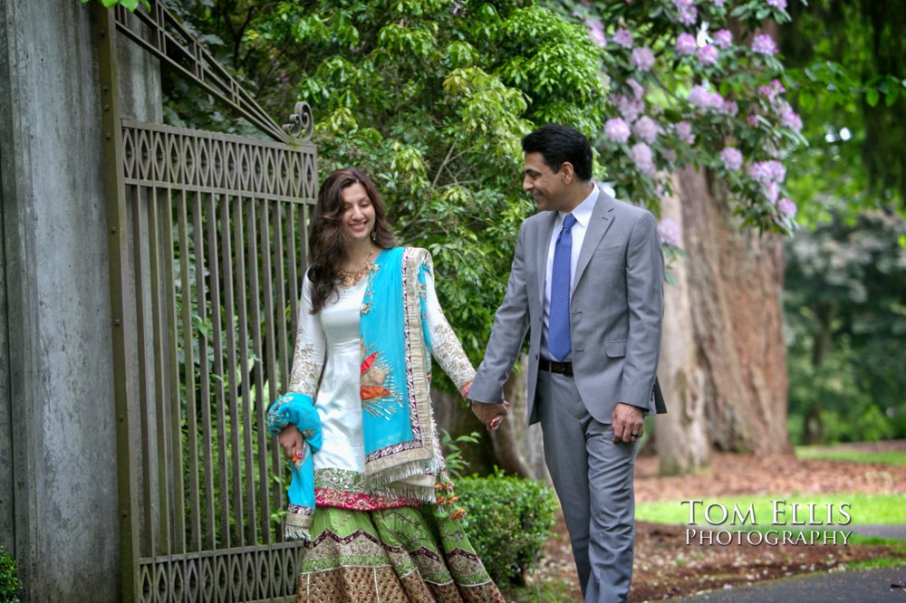 Seattle area courthouse elopement wedding. Tom Ellis Photography, Seattle elopement wedding photographer