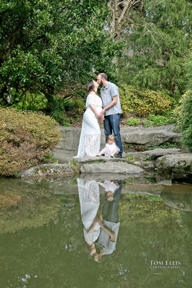 Seattle family photo session at the Kubota Garden. Tom Ellis Photography, Seattle family and portrait photographer