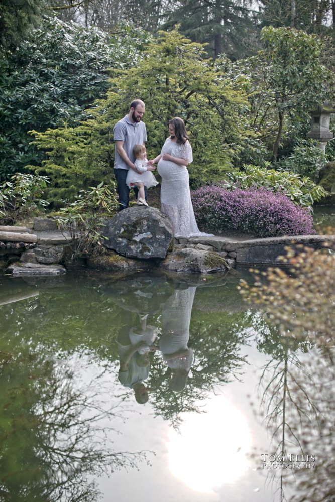 Seattle family photo session at the Kubota Garden. Tom Ellis Photography, Seattle family and portrait photographer