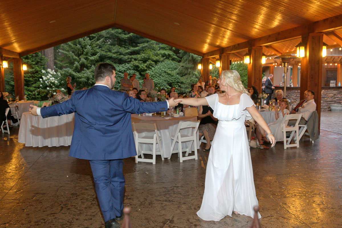 First dance ror newlyweds Kelly and David at their destination wedding. Tom Ellis Photography, destination wedding photographer