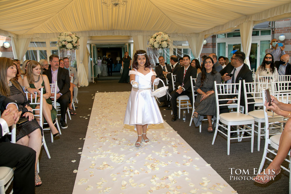 Sunny Seattle outdoor waterfront wedding. Tom Ellis Photography, Seattle wedding photographer