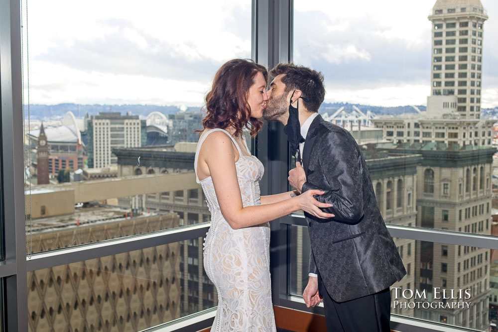 Spring Seattle Courthouse Elopement Wedding - Tom Ellis Photography