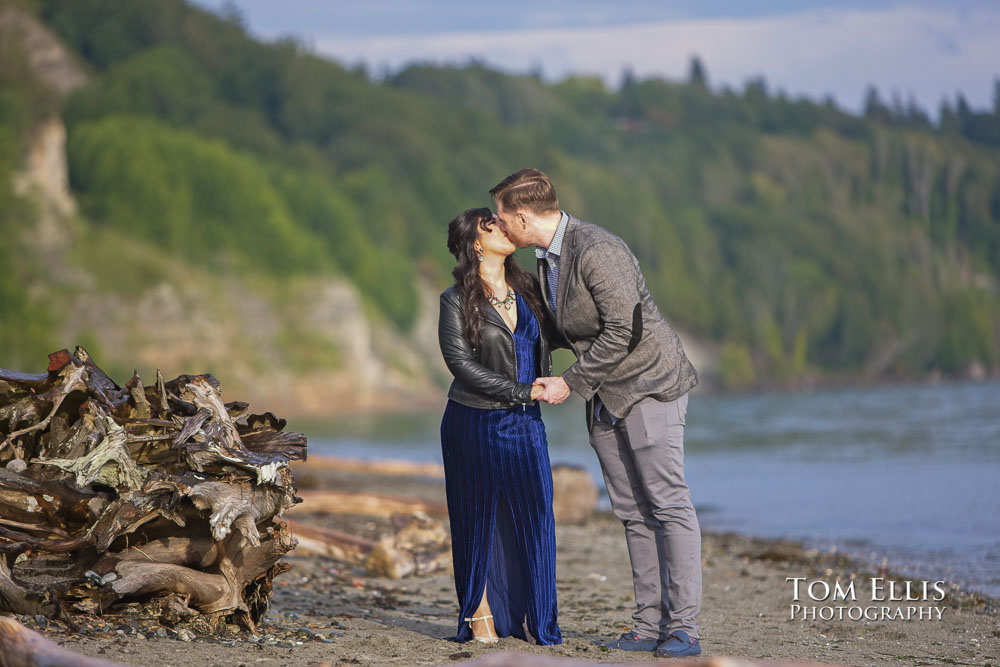 Gezeel and Dustin at Discovery Park and Kerry Park during our Seattle engagement photo session. Tom Ellis Photography, Seattle engagement photographer