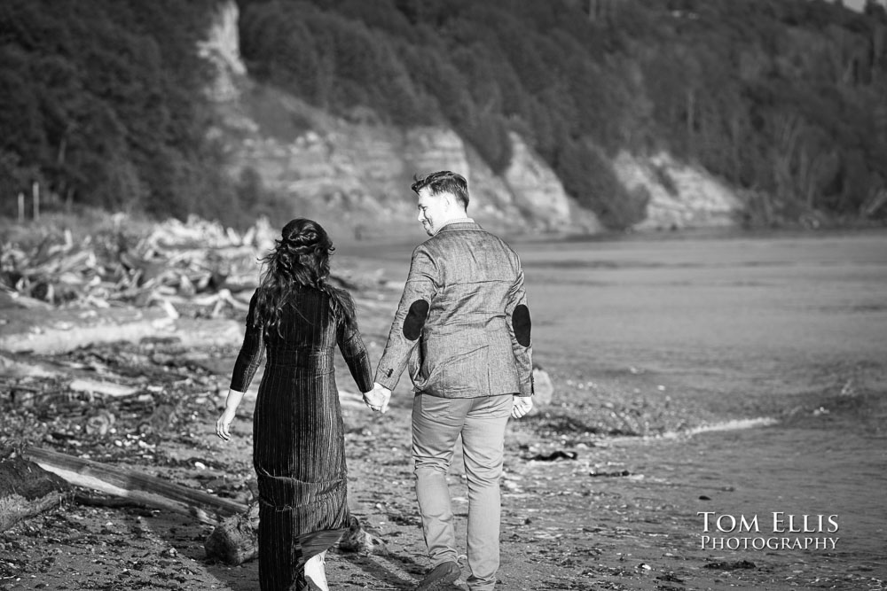 Gezeel and Dustin at Discovery Park and Kerry Park during our Seattle engagement photo session. Tom Ellis Photography, Seattle engagement photographer
