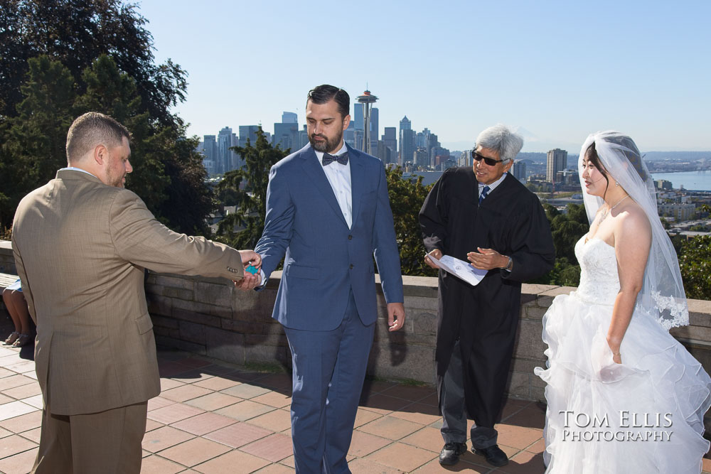 Kerry-Park-Elopement-Wedding-Seattle-Wedding-Photographer