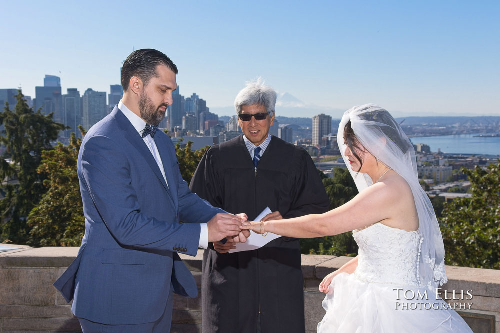 Kerry-Park-Elopement-Wedding-Seattle-Wedding-Photographer