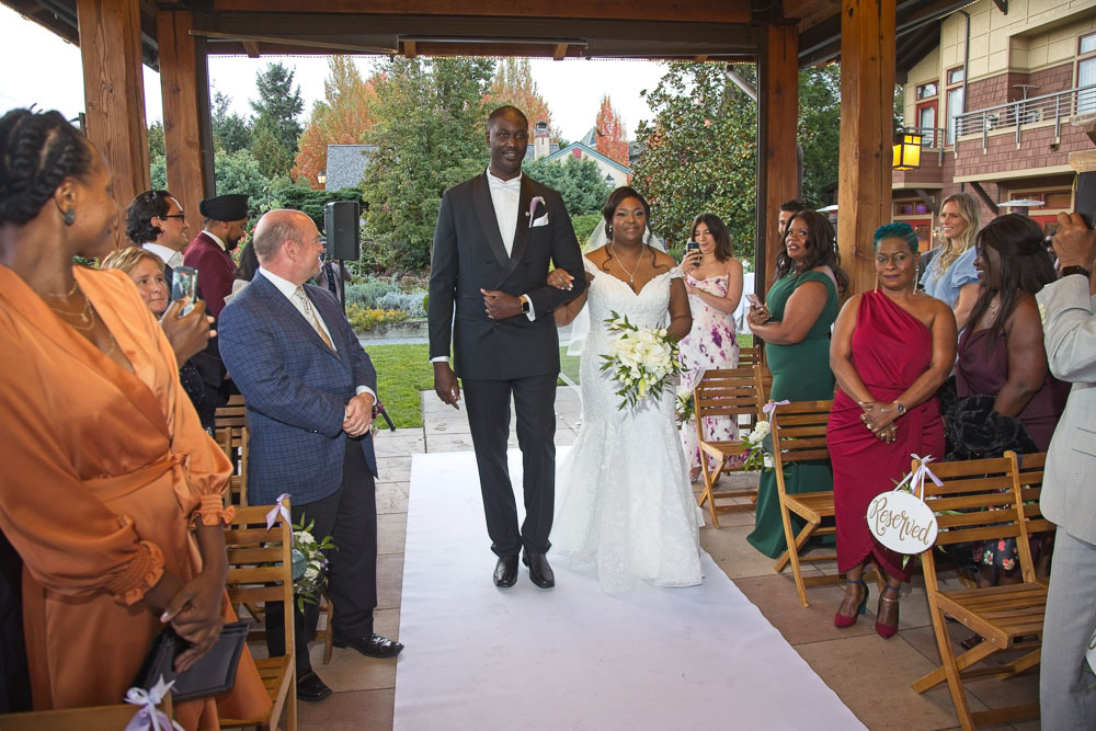 Seattle wedding at Willows Lodge, Tom Ellis Photography