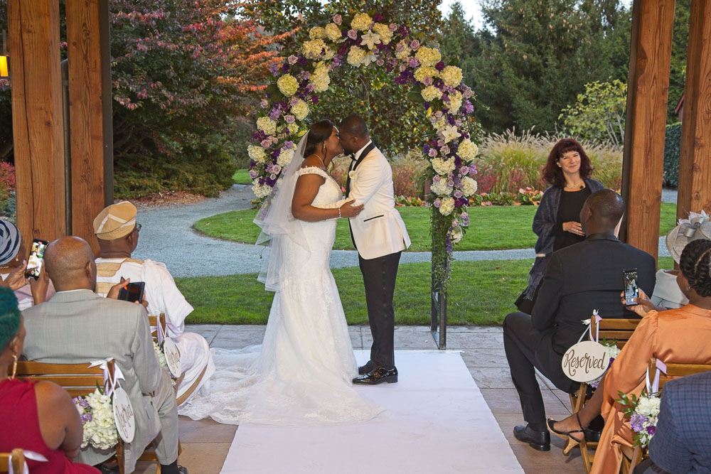 Seattle wedding at Willows Lodge, Tom Ellis Photography