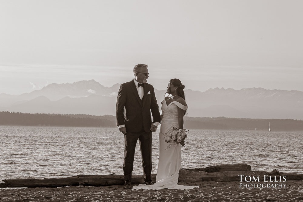 Seattle waterfront wedding Ray's Boathouse - Tom Ellis Photography