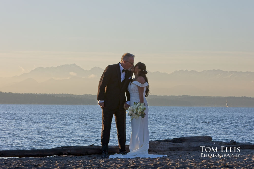 Seattle waterfront wedding Ray's Boathouse - Tom Ellis Photography