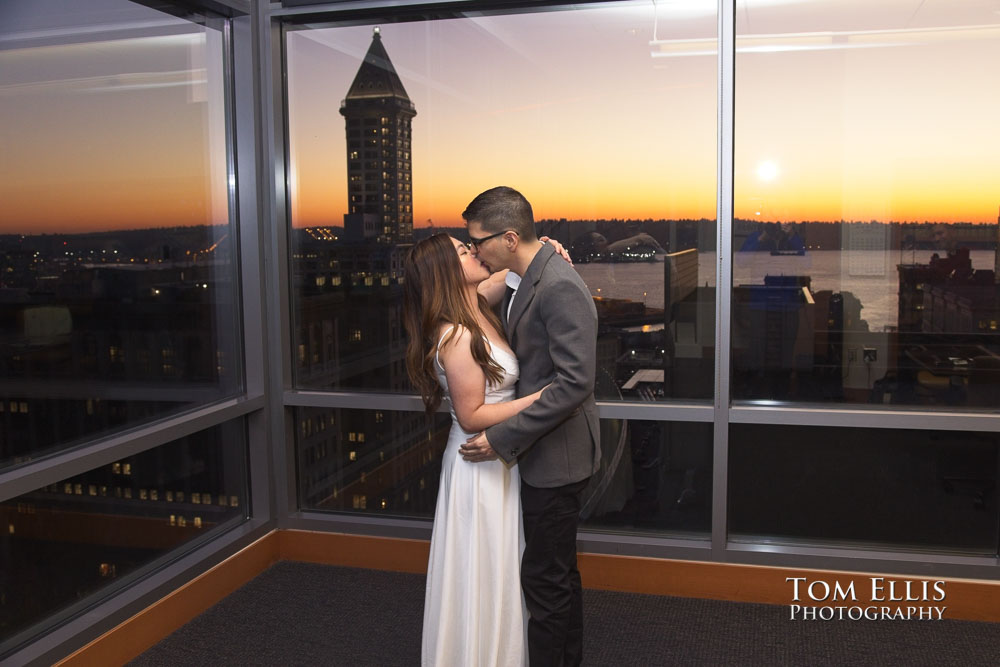Seattle Courthouse elopement photographer
