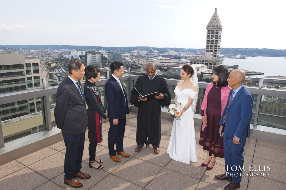 Summer Elopement Wedding at the Seattle Courthouse