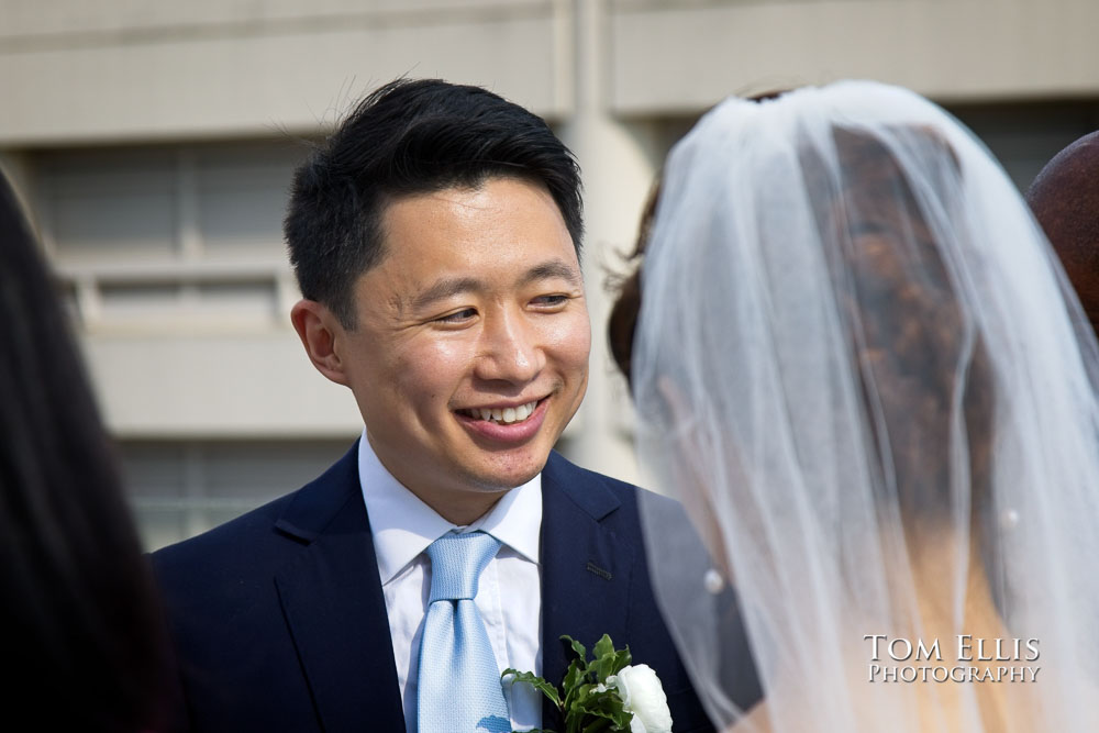 Summer Elopement Wedding at the Seattle Courthouse