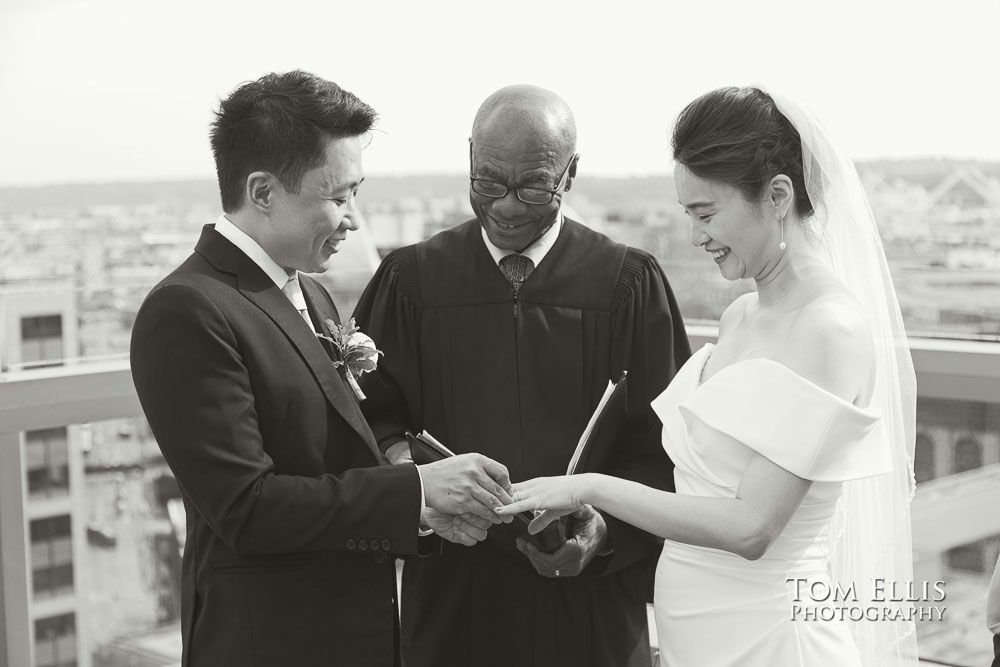 Summer Elopement Wedding at the Seattle Courthouse