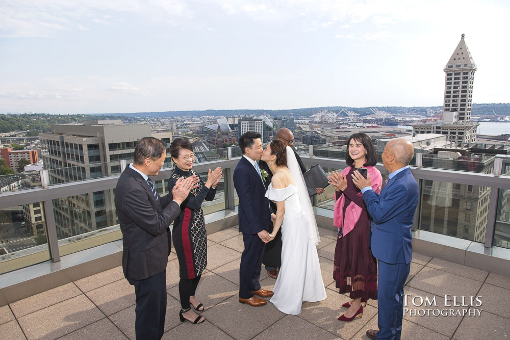 Summer Elopement Wedding at the Seattle Courthouse