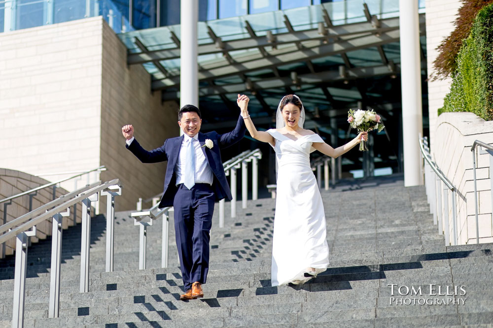 Summer Elopement Wedding at the Seattle Courthouse