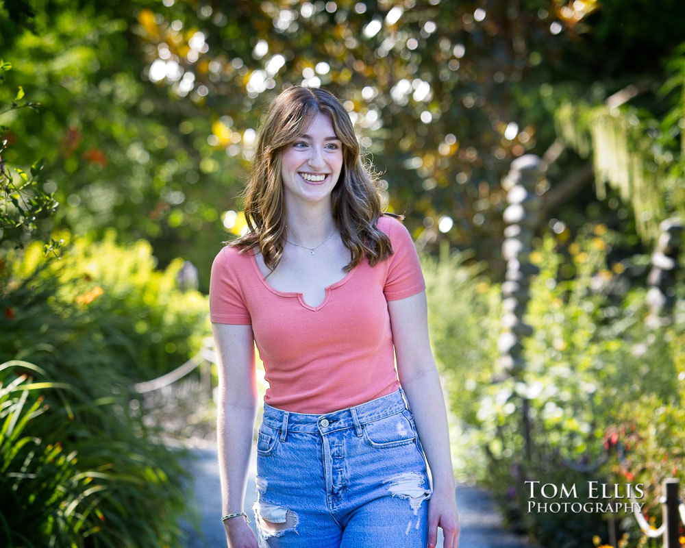 Carolyn's senior photo session at the Bellevue Botanical Garden - Tom Ellis Photography, Seattle area senior photographer