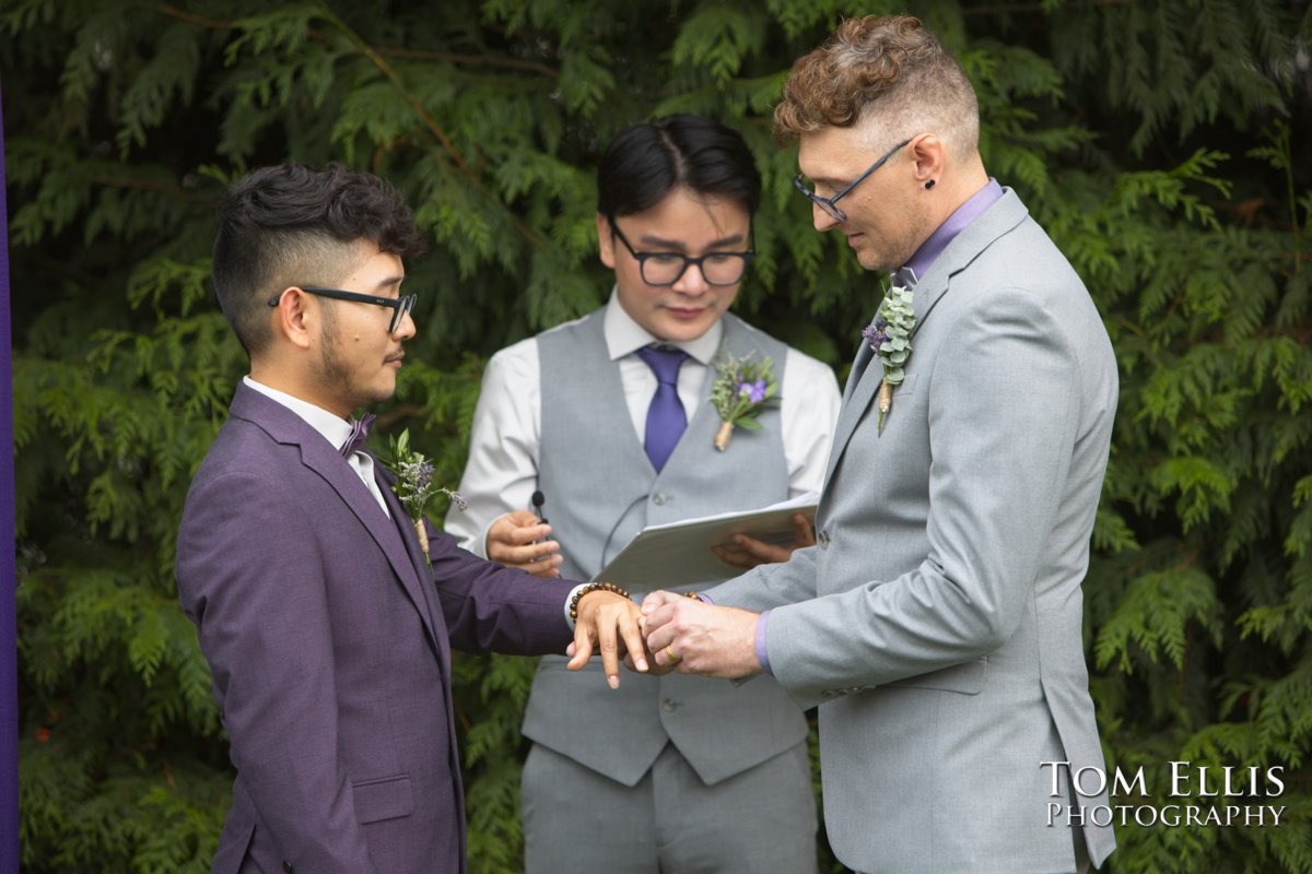 Seattle summer same-sex wedding. Tom Ellis Photography, Seattle LBGT same-sex photographer
