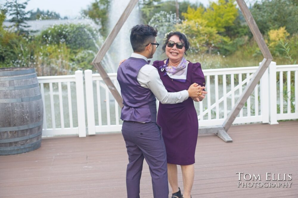 Seattle summer same-sex wedding